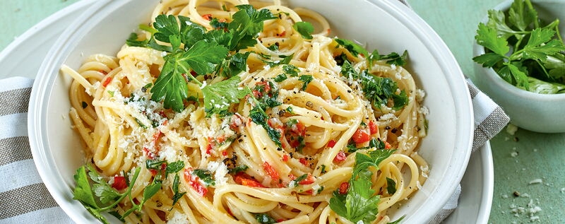 2 21 Spaghetti In Petersilien Kaesecreme 1920x760px 1f8b1e8f