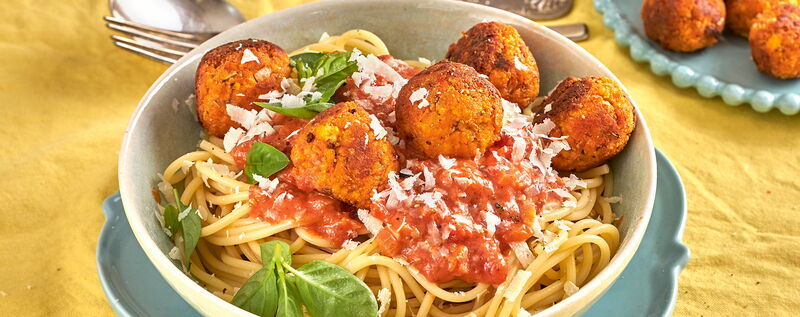 1 20 Spaghetti Mit Tofubaellchen In Tomaten Sahne Sosse 1920x760px 6e5e9bcf