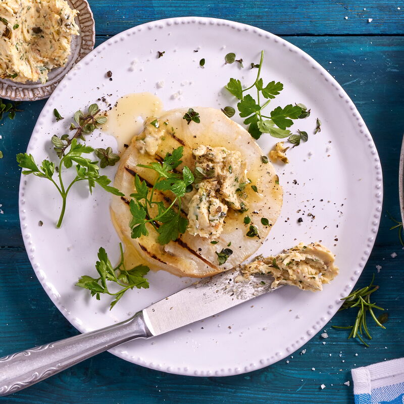 3 22 Selleriesteaks Mit Gewuerzbutter 1600x1600px D9ade75d