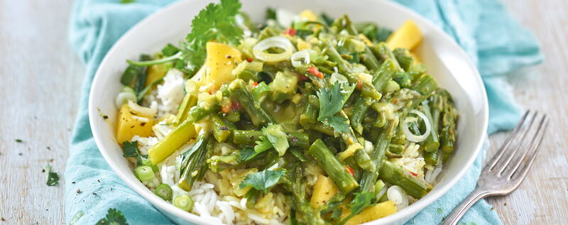 3 18 Gruenes Spargel Mango Curry 1920x760px 9e721008