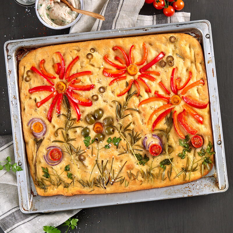 4 23 Garten Focaccia Mit Bohnendip 1600x1600px A7ef83d0