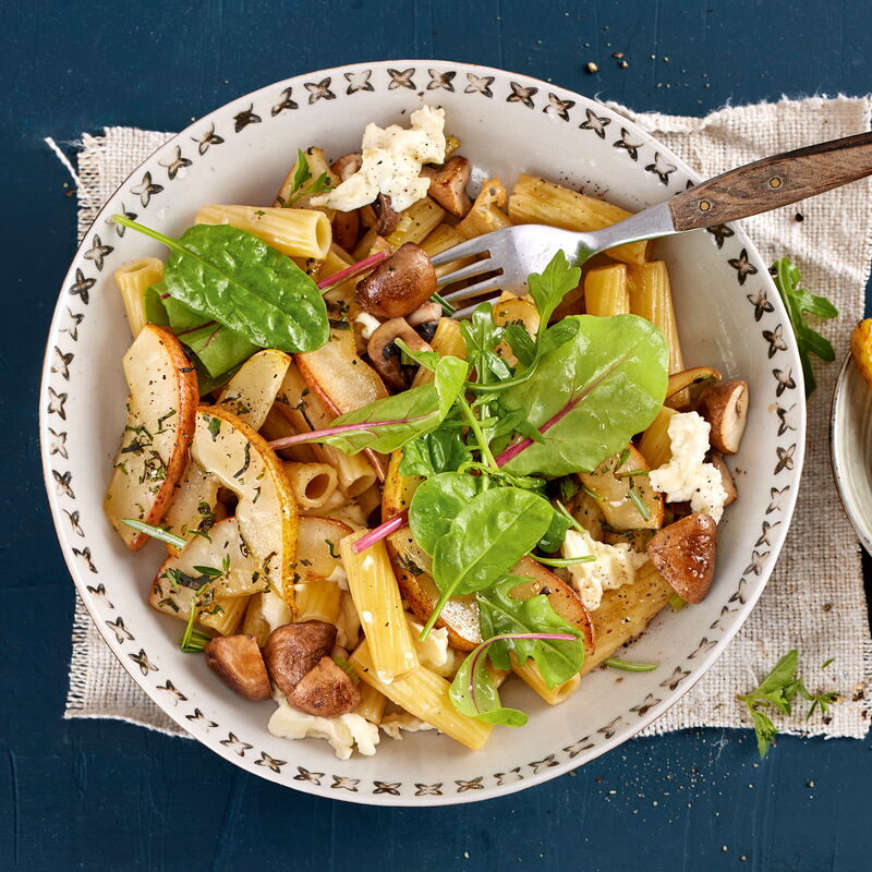 5 22 Nudelpfanne Mit Pilzen Und Birnen 1600x1600px Ca4fd55a