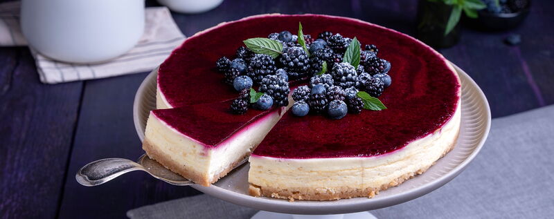5 24 New York Cheesecake Mit Brombeerspiegel 1920x760px 81dba04a