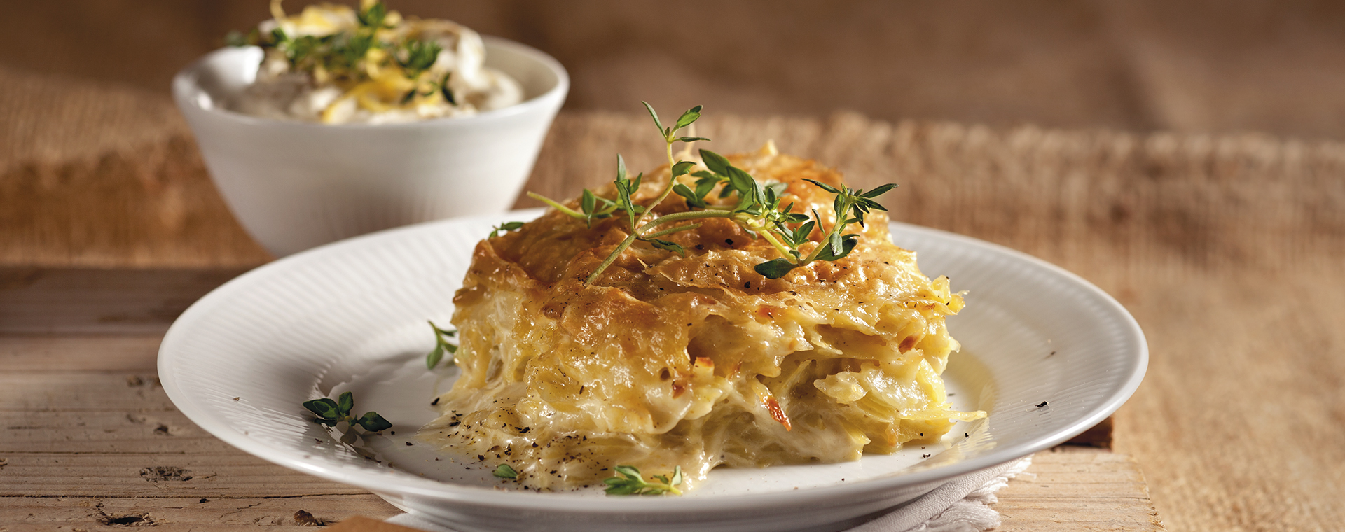 5 12 Kartoffelpita Mit Thymian Zitronen Dip 1920x760px