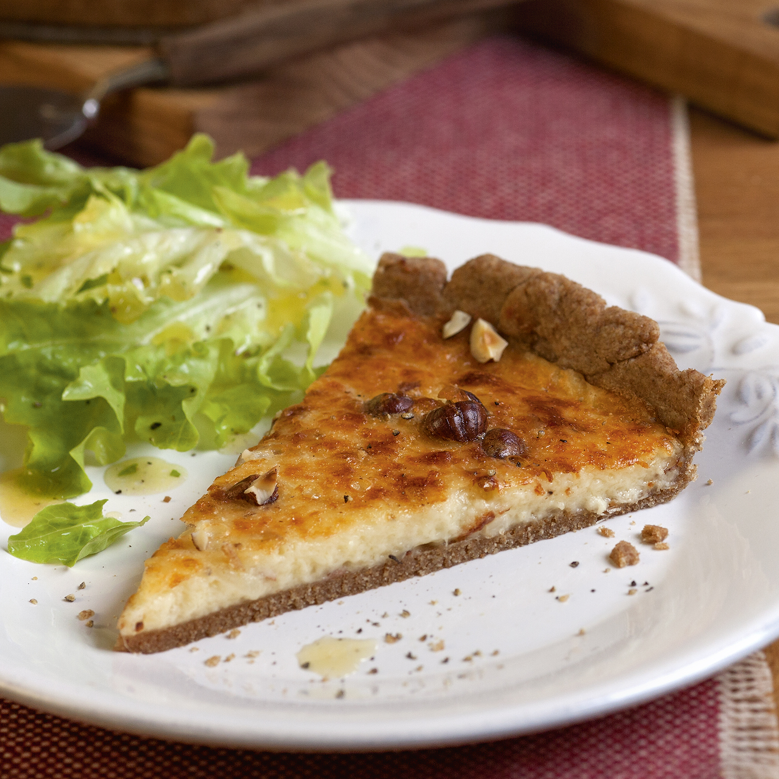 6 13 Kaesewaehe Mit Haselnuessen 1600x1600px