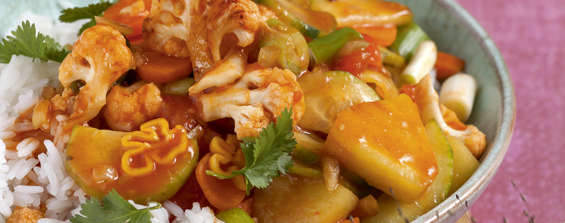 1 14 Suess Saures Gemuese Mit Jasminreis 1920x760px