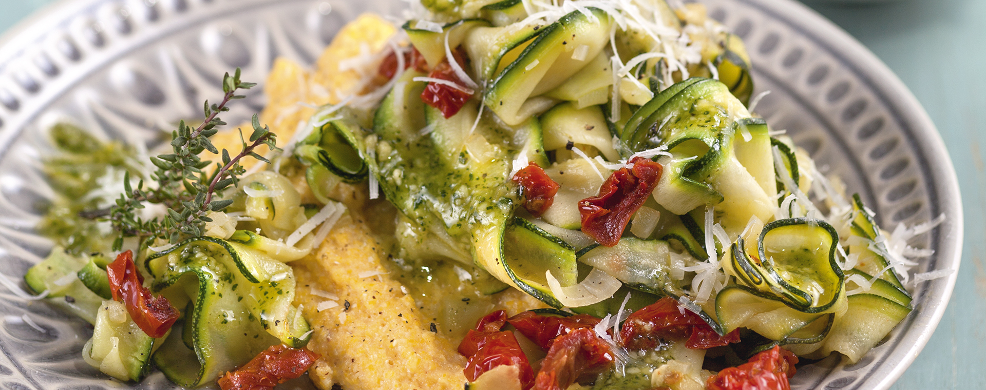 3 14 Zucchinigemuese Mit Cremepolenta 1920x760px