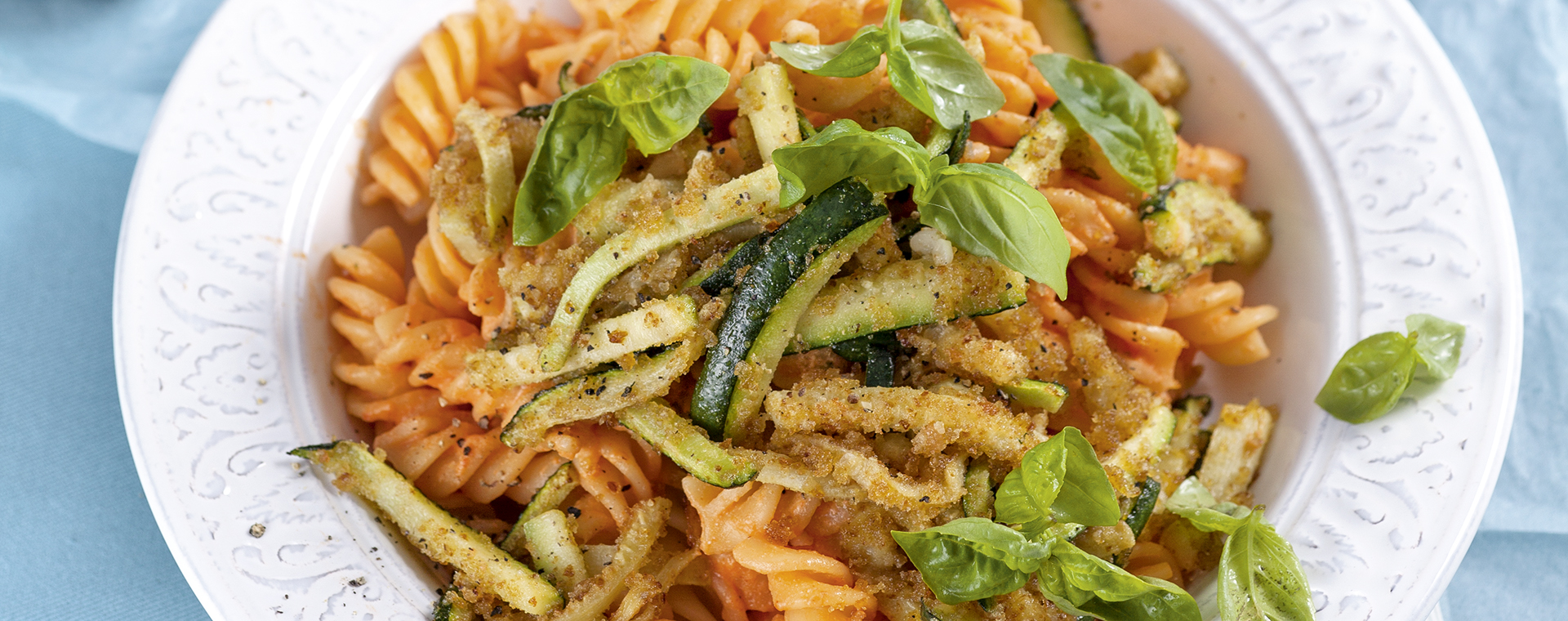 4 14 Spirelli Mit Paprika Ricotta Pesto 1920x760px