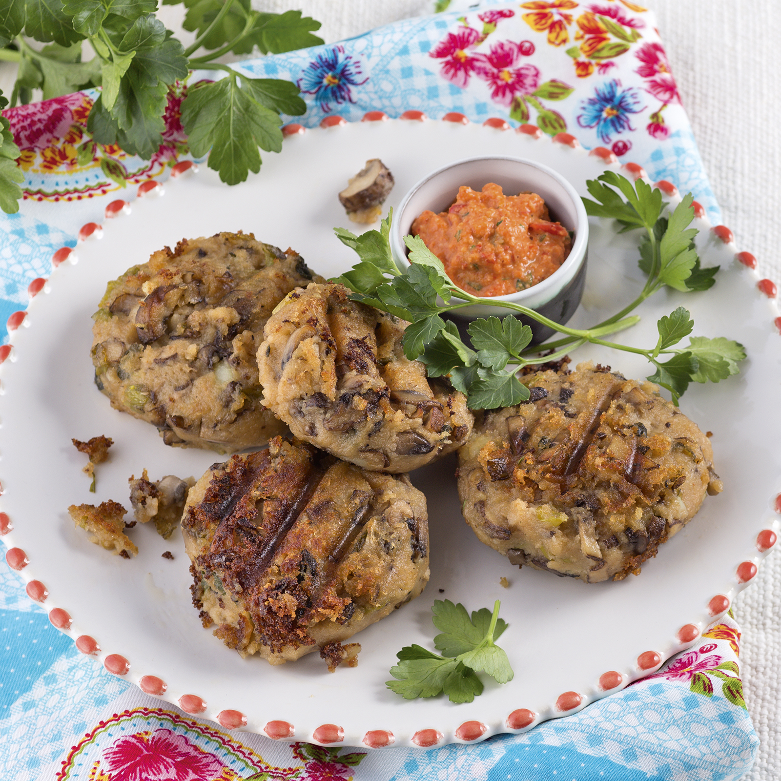 3 15 Kartoffel Pilz Bratlinge Mit Paprika Pesto 1600x1600px