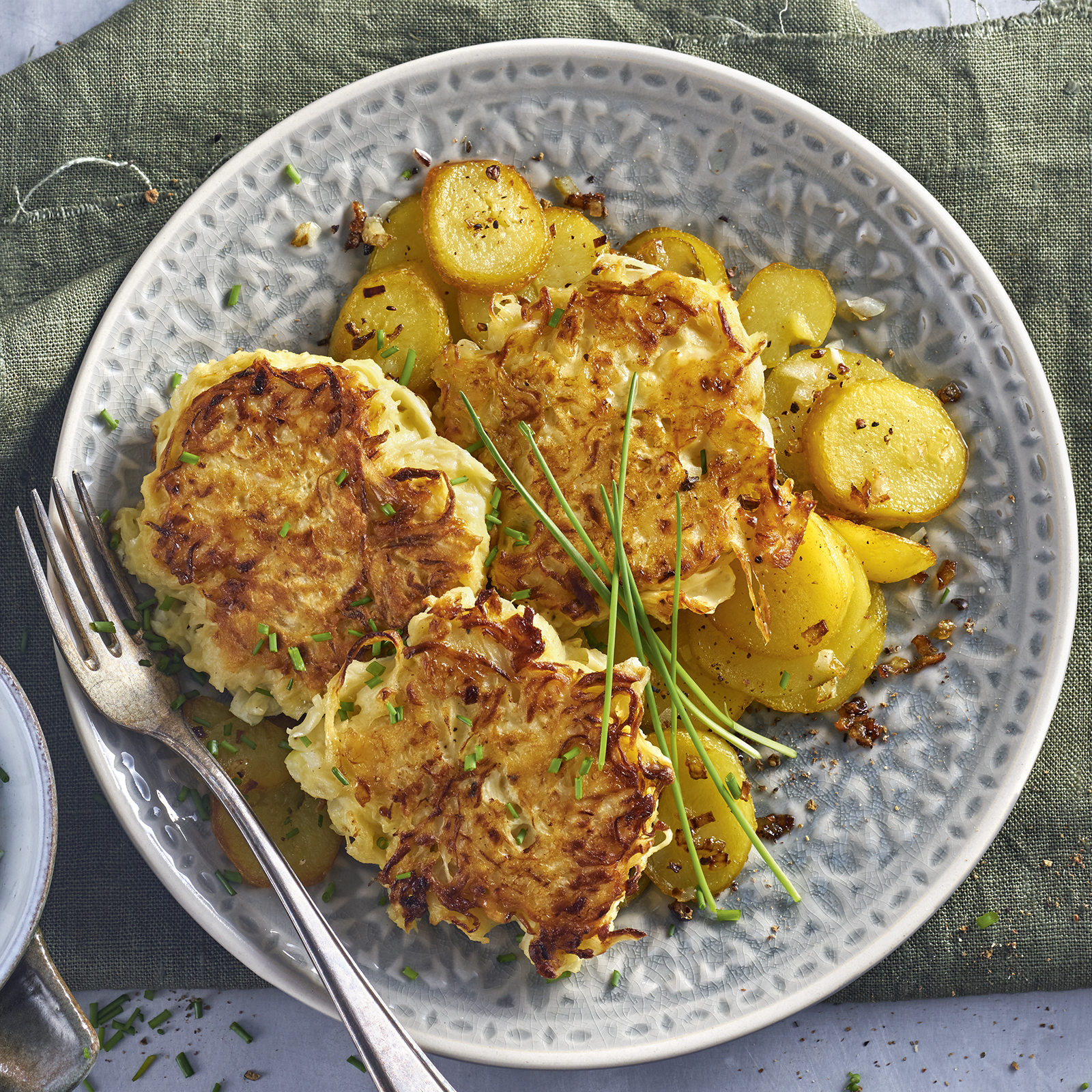 1 18 Sauerkrautpuffer Mit Wacholder Bratkartoffeln 1600x1600px