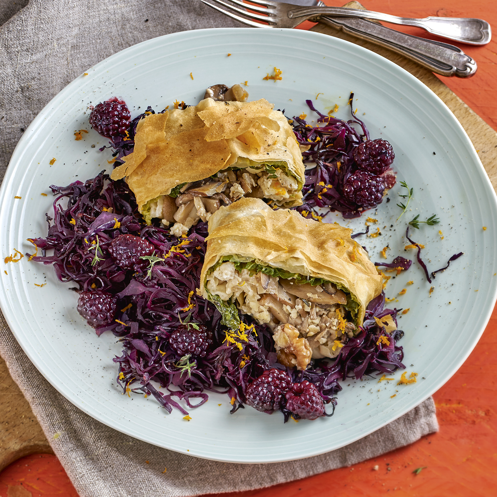 5 18 Pilzstrudel Auf Ofen Rotkraut 1600x1600px