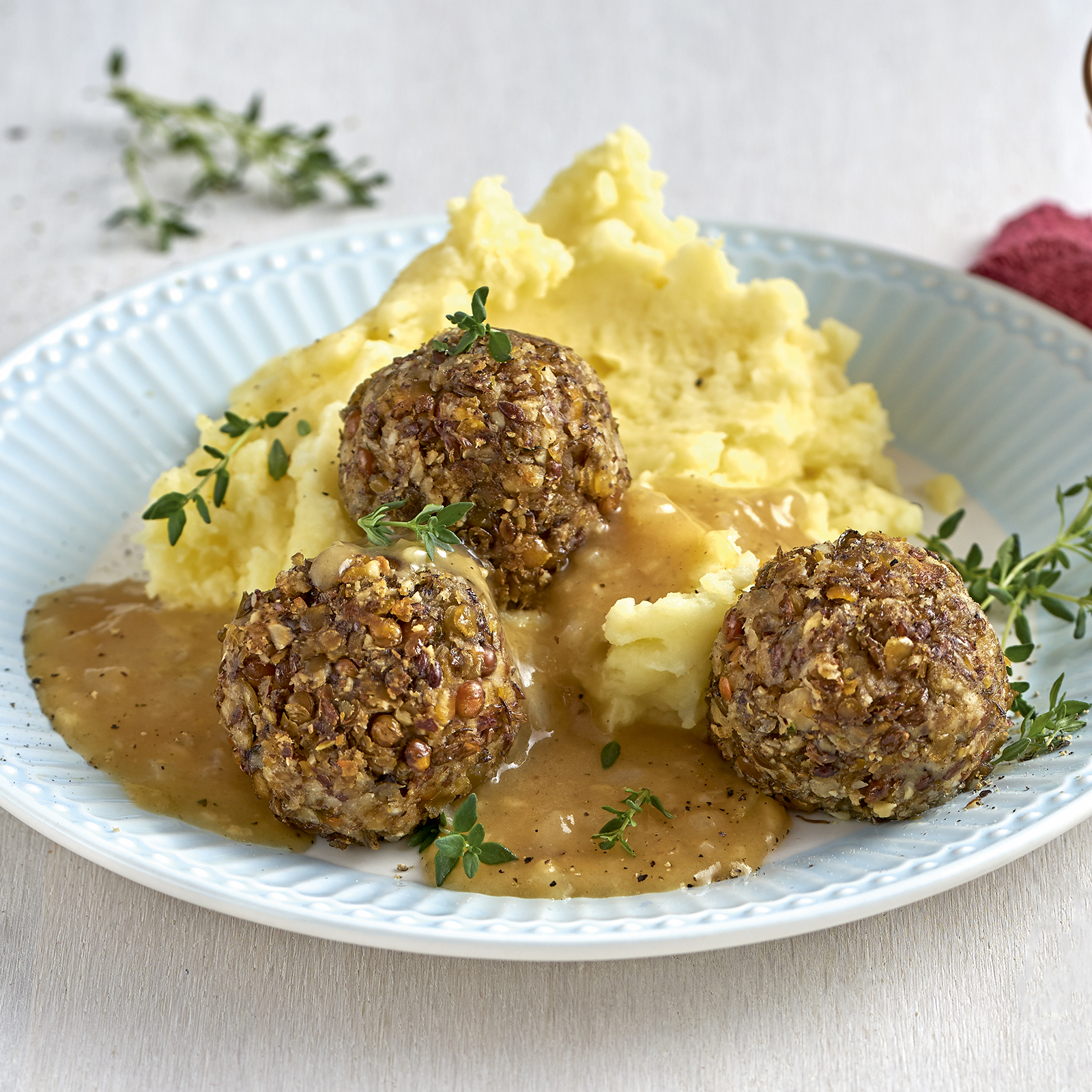 6 18 Norwegische Vegane Fleischbaellchen Mit Kartoffelpueree 1600x1600px