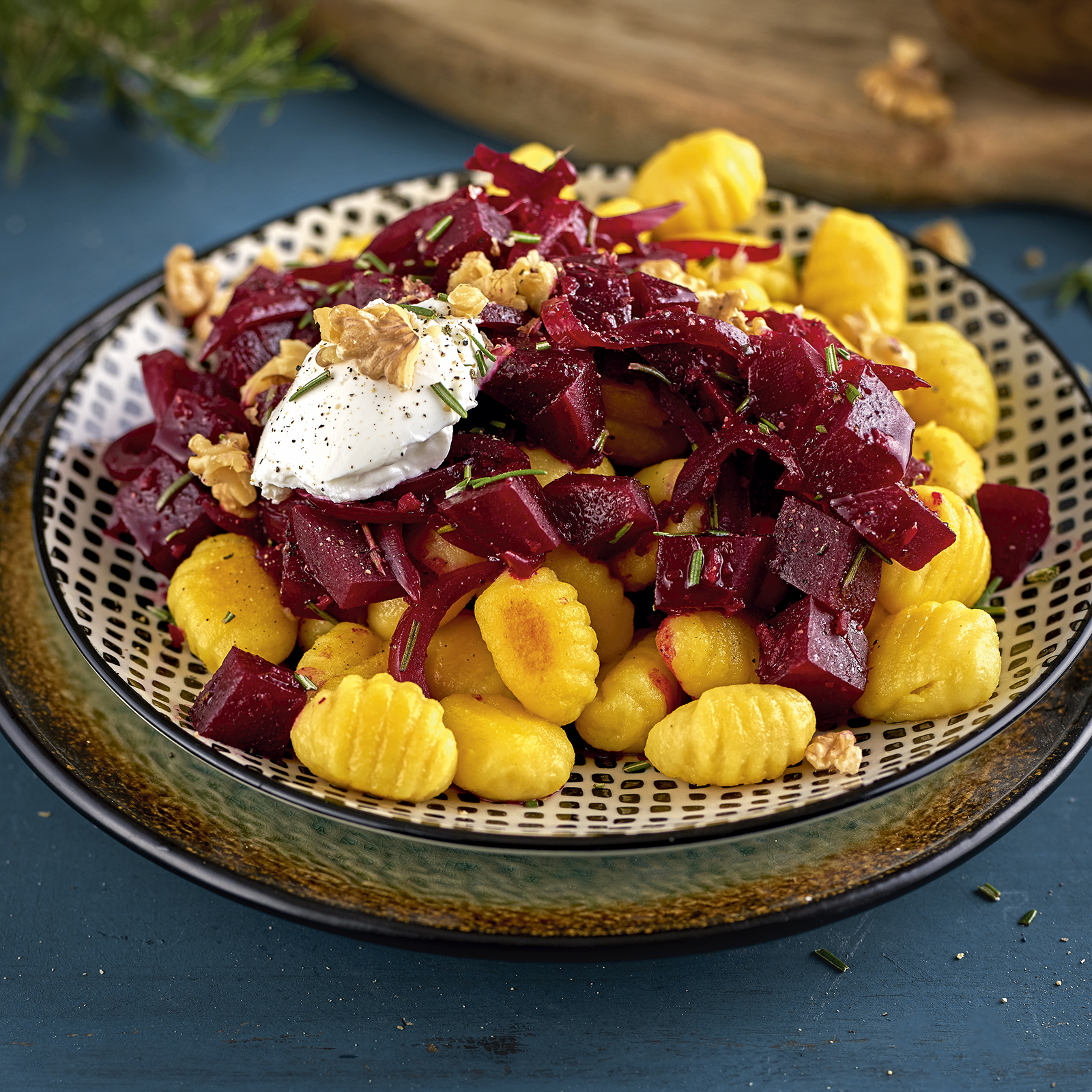 1 19 Gnocchi Mit Geschmorten Balsamico Rote Beten 1600x1600px