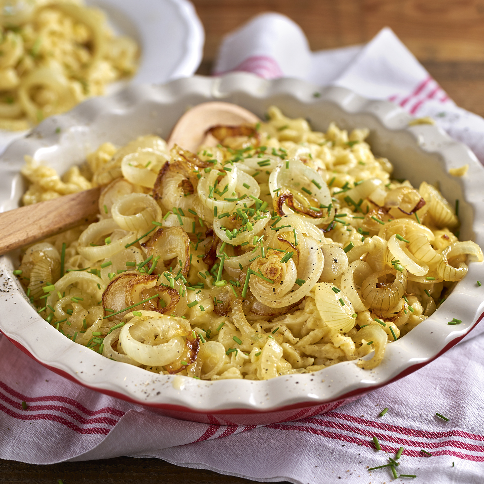 1 19 Kaesknoepfle Mit Geschmaelzten Zwiebeln 1600x1600px