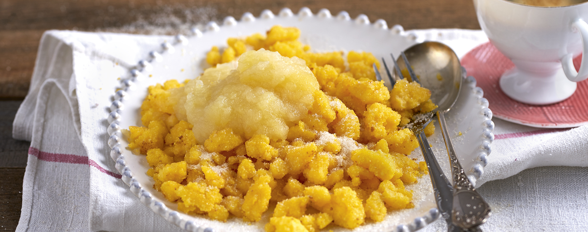 1 19 Riebel Mit Apfelmus 1920x760px