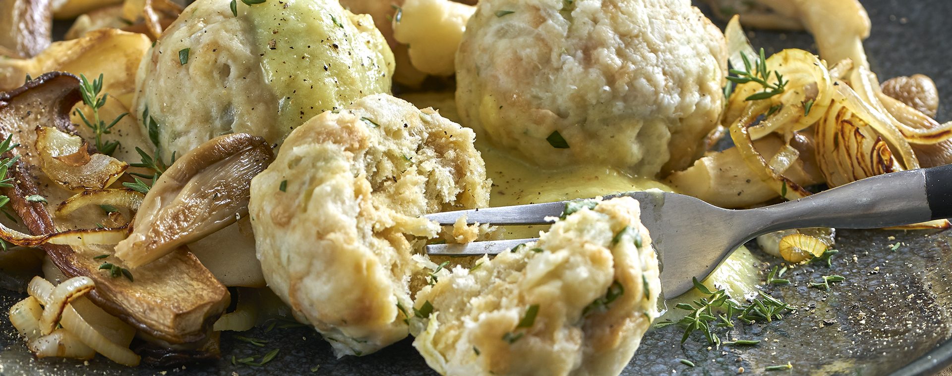 1 19 Semmelknoedel Grundrezept 1920x760px