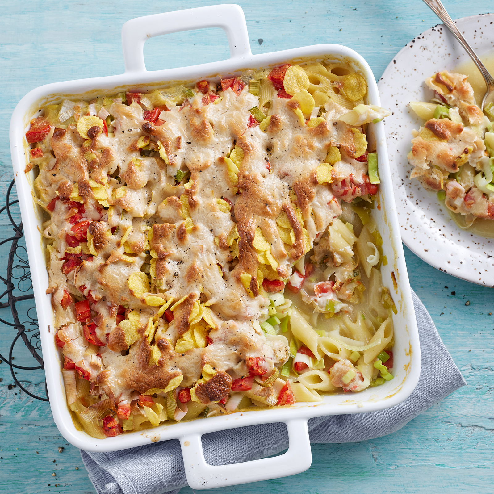 1 19 Wuerziger Nudel Lauch Auflauf Mit Cornflakes Kruste 1600x1600px