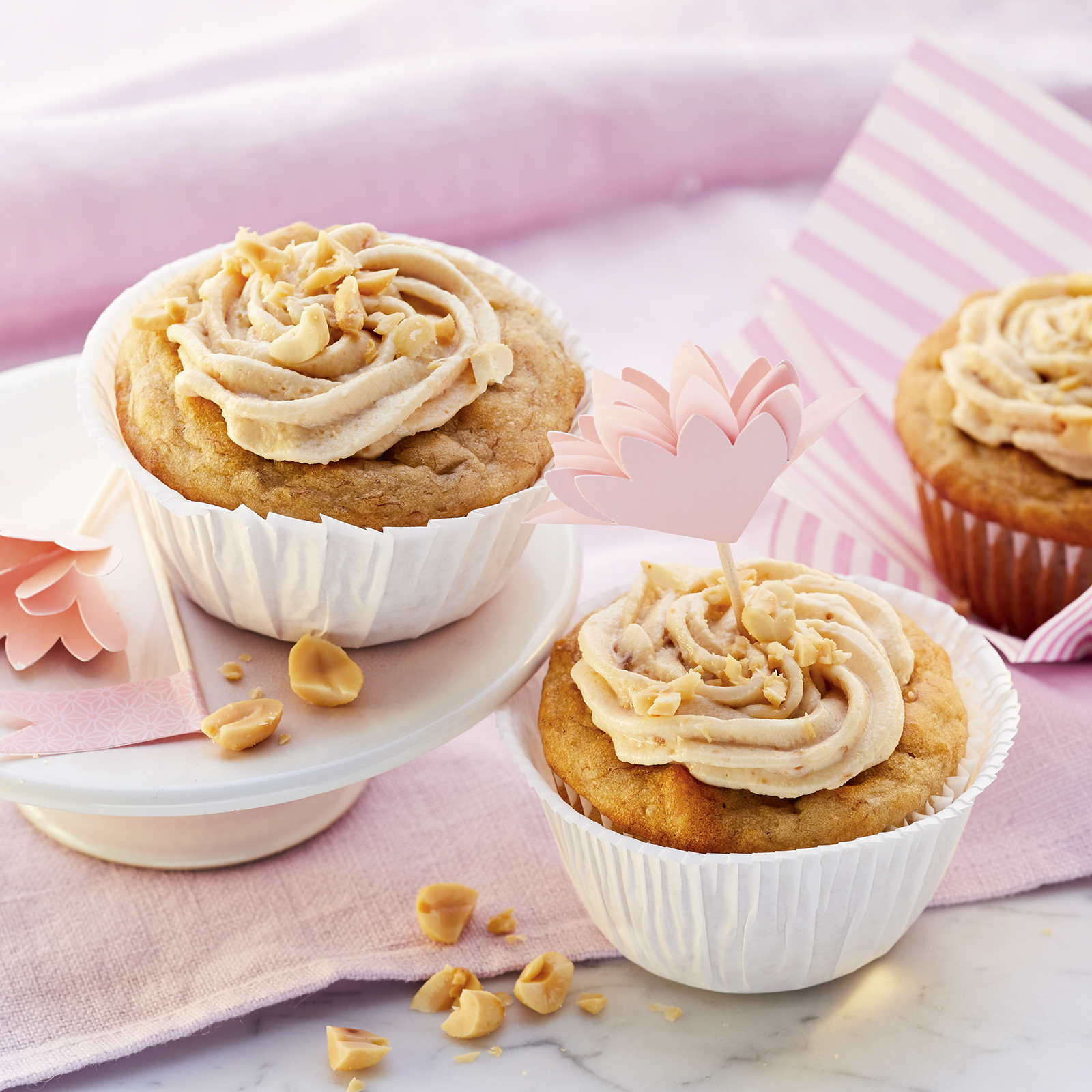 2 19 Bananenmuffins Mit Erdnussfrosting 1600x1600px