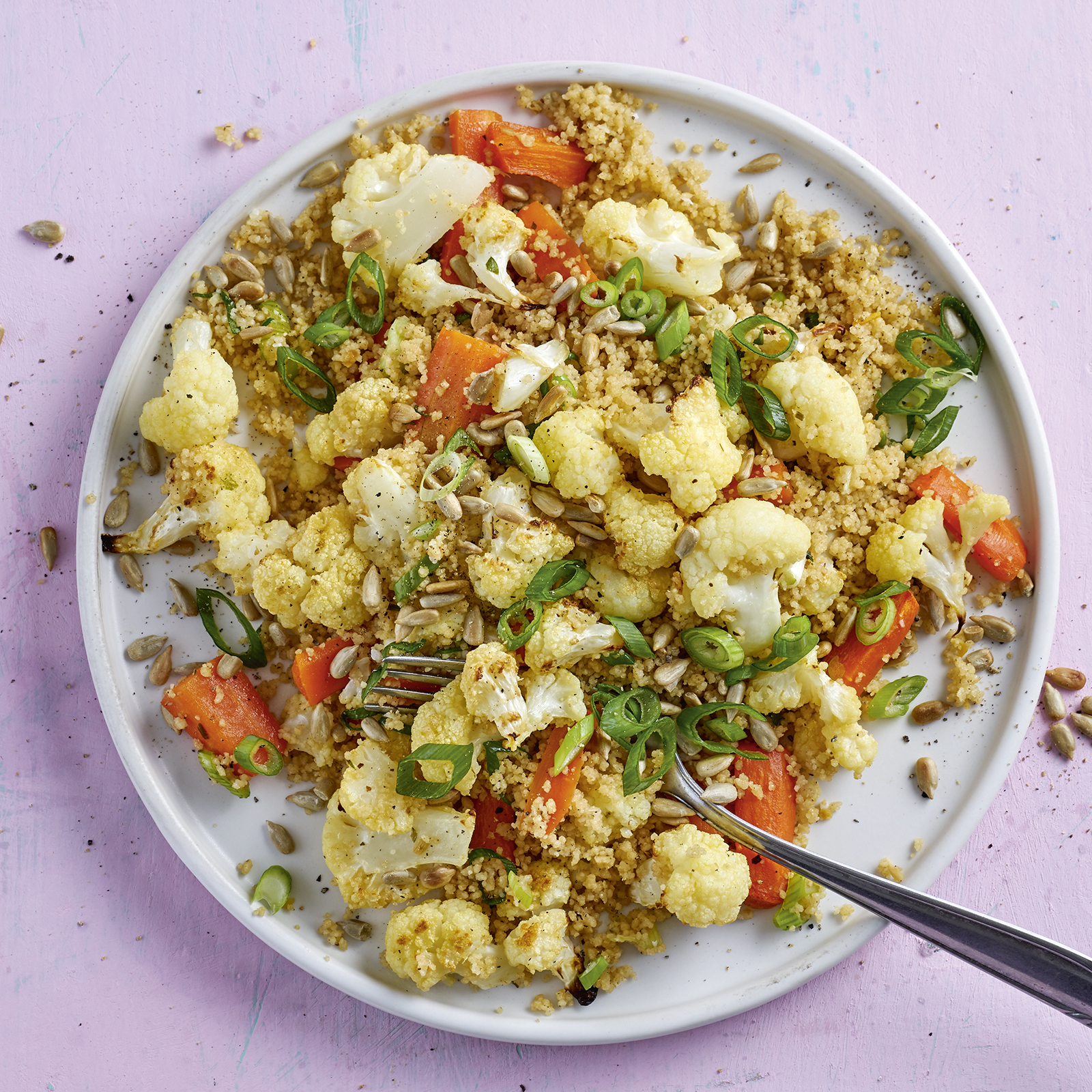 2 19 Lauwarmer Couscous Salat Mit Blumenkohl 1600x1600px