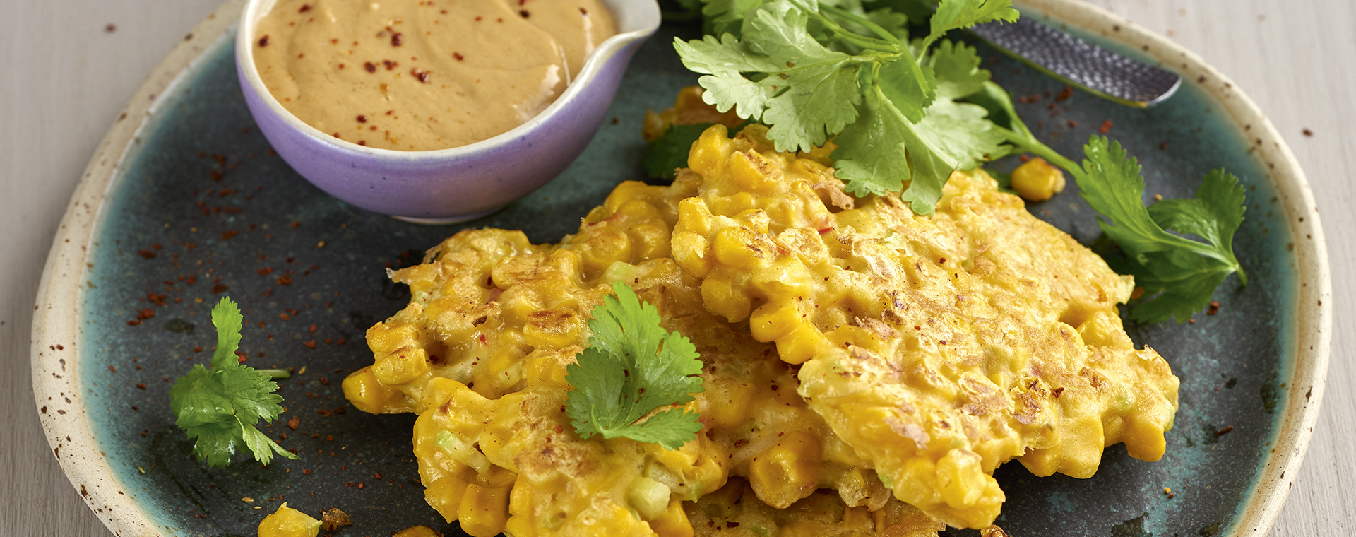 2 19 Maisbratlinge Mit Erdnussdip 1920x760px