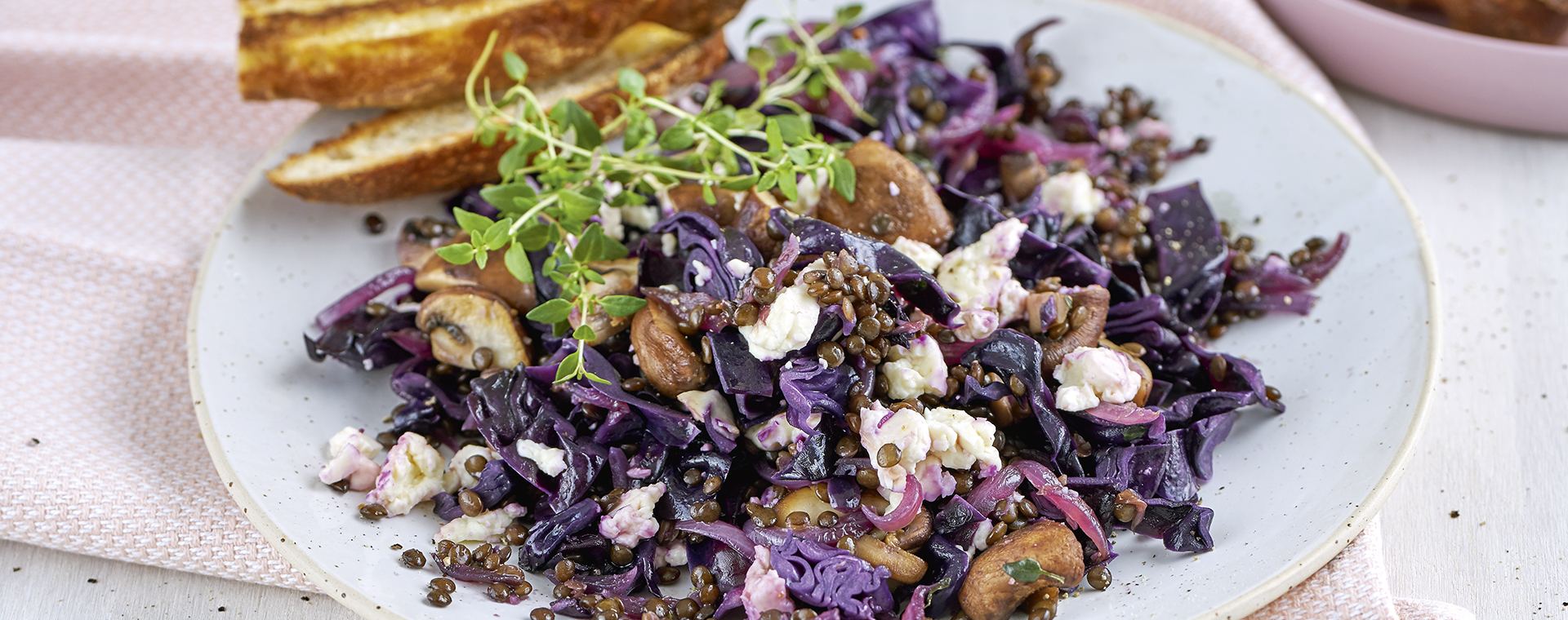 2 19 Rotkohl Pfanne Mit Belugalinsen 1920x760px