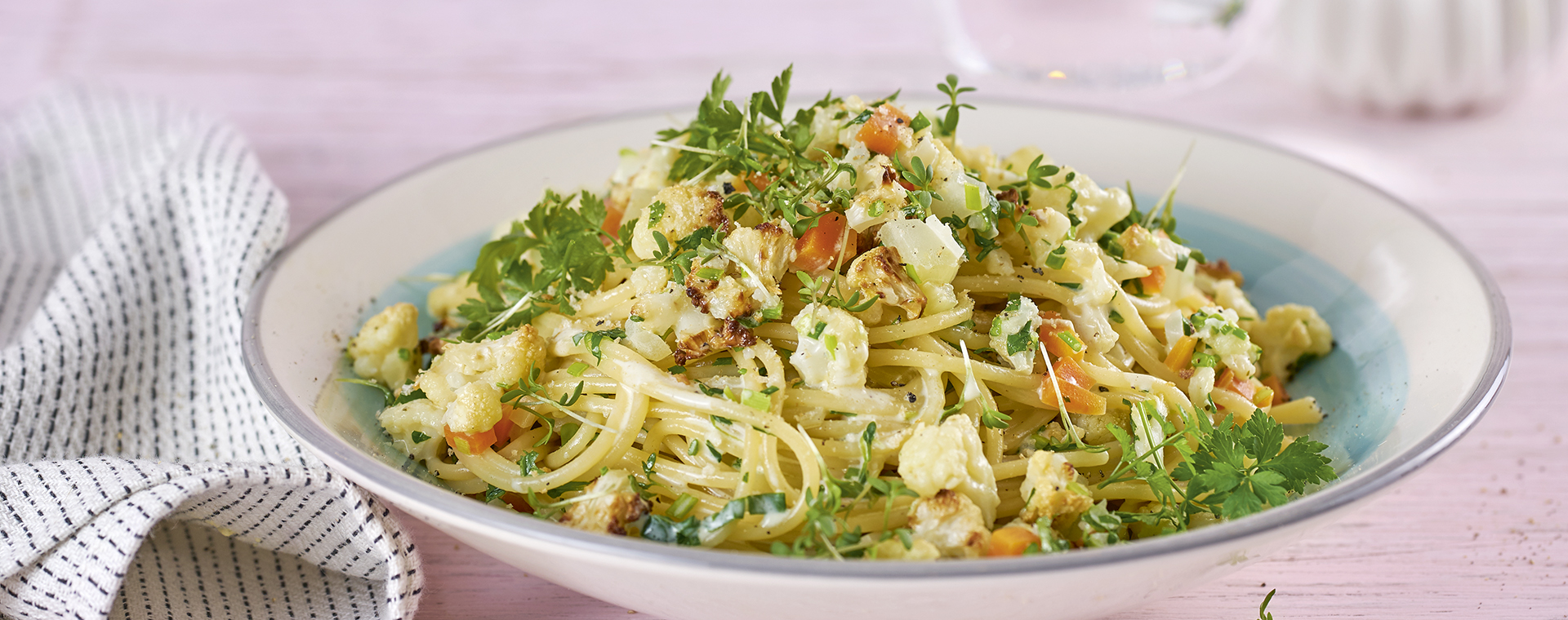 2 19 Spaghetti Mit Blumenkohl Bolognese 1920x760px