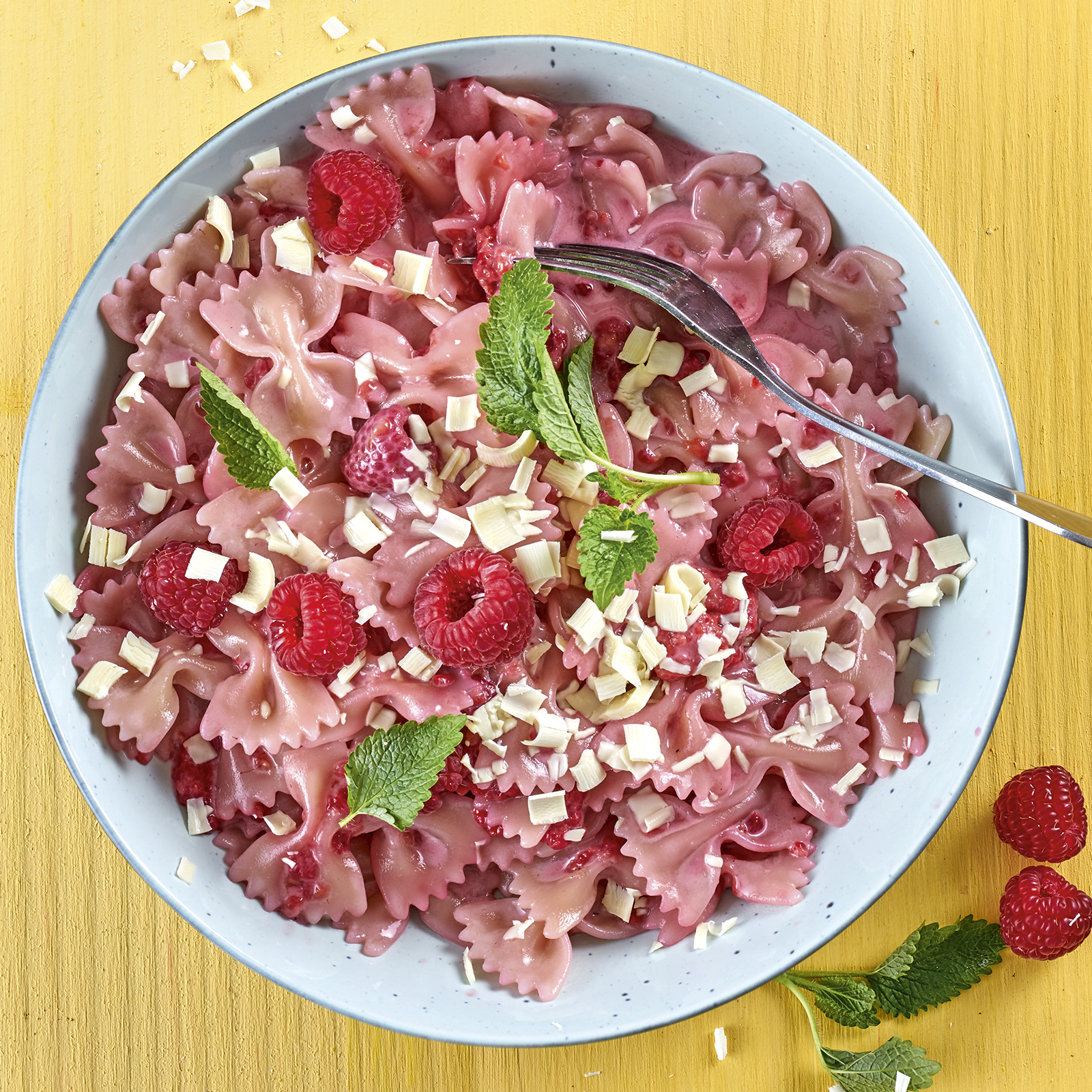 3 19 Farfalle Mit Himbeer Tonka Creme 1600x1600px