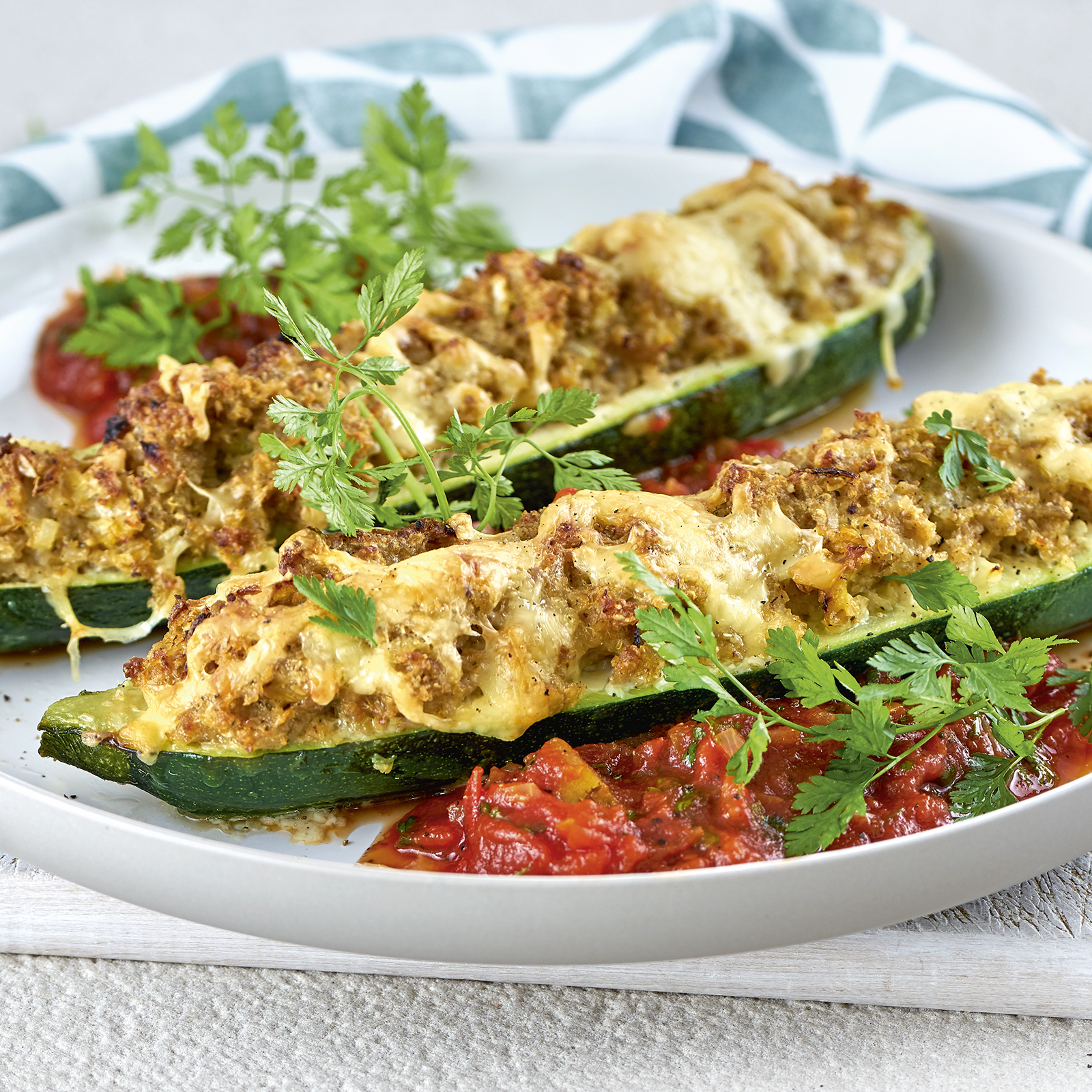 3 19 Gebackene Zucchini Boote 1600x1600px