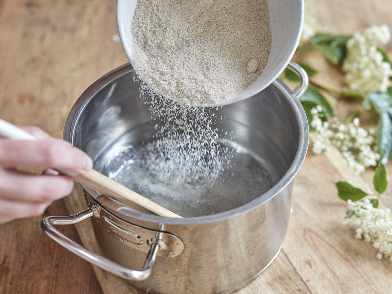 3 19 Holunderbluetensirup 1600x1200px Step 1