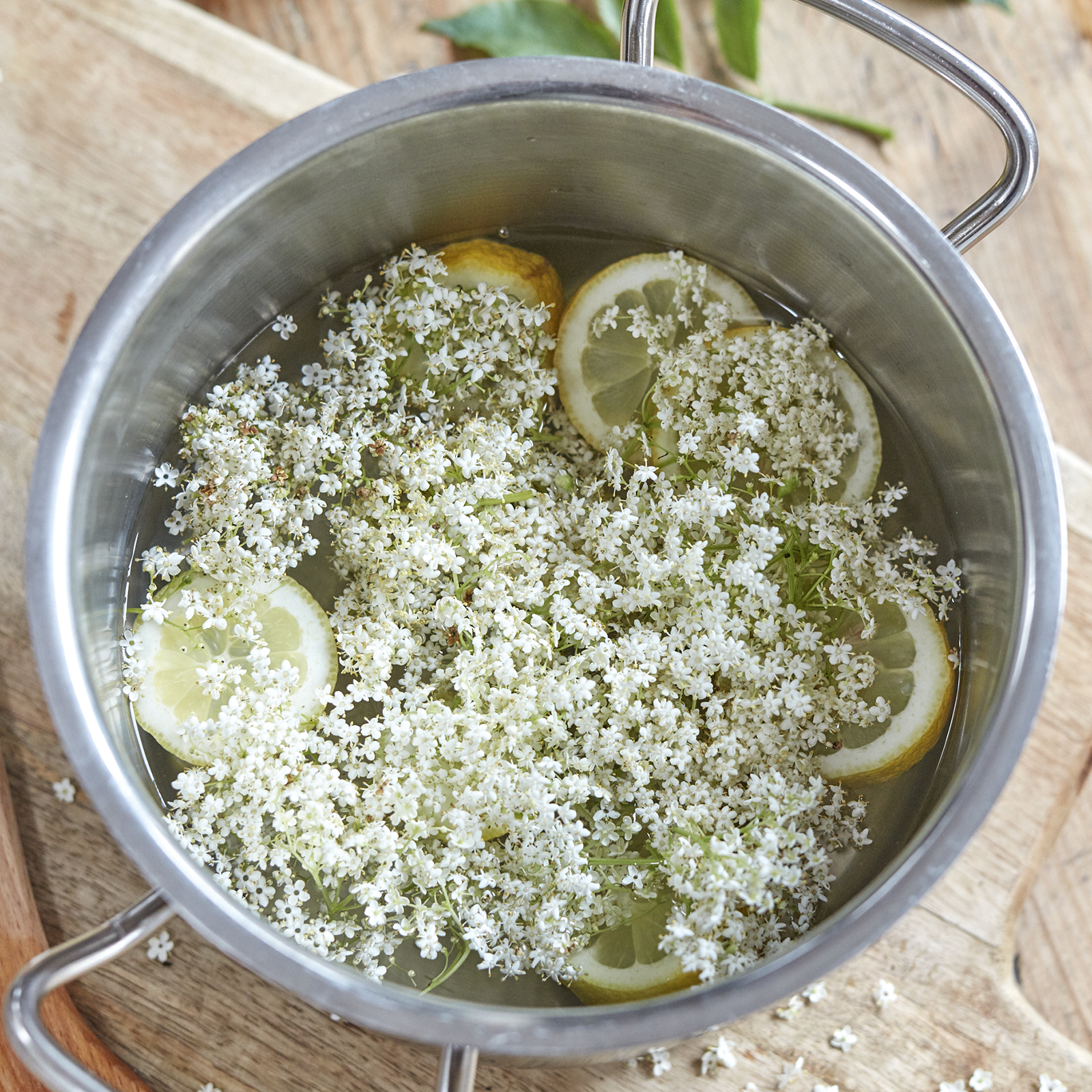 3 19 Holunderbluetensirup 1600x1600px