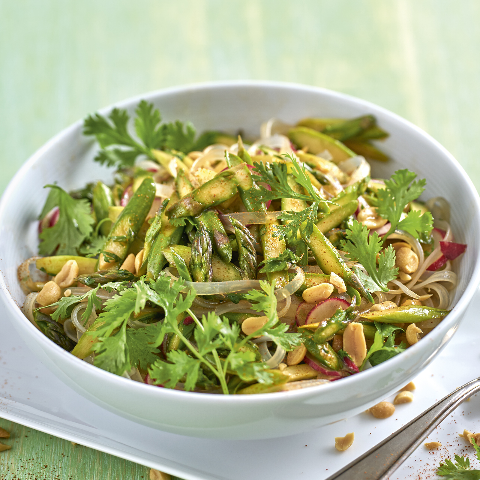 3 19 Salat Mit Gruenem Spargel Reis Bandnudeln 1600x1600px