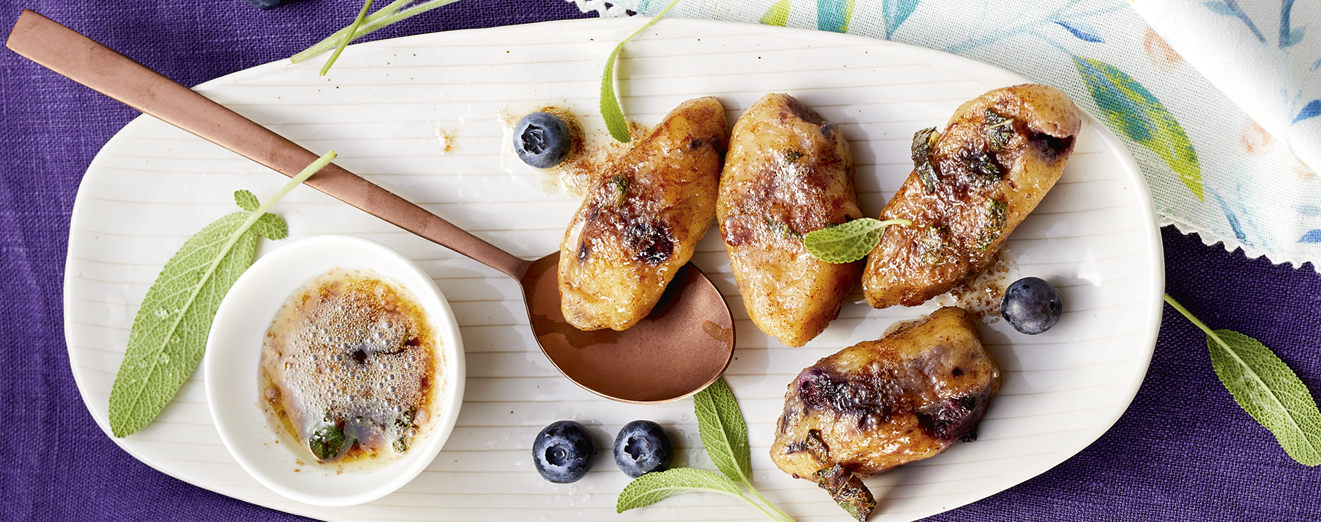 4 19 Blaubeer Malfatti Mit Salbei Zimt Butter 1920x760px