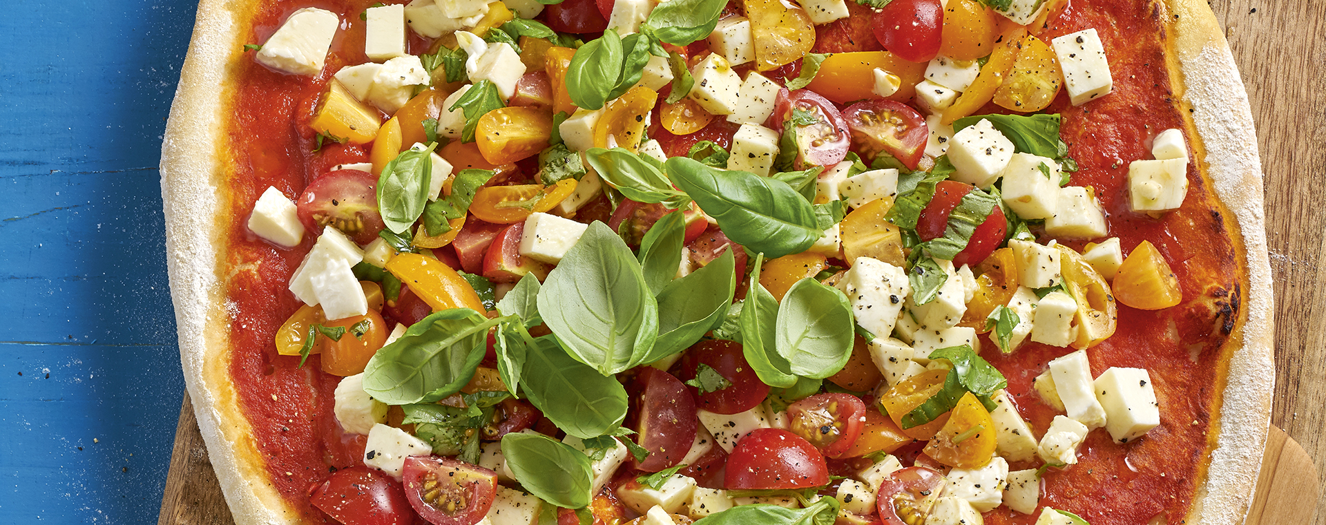 4 19 Italienische Pizza Caprese 1920x760px