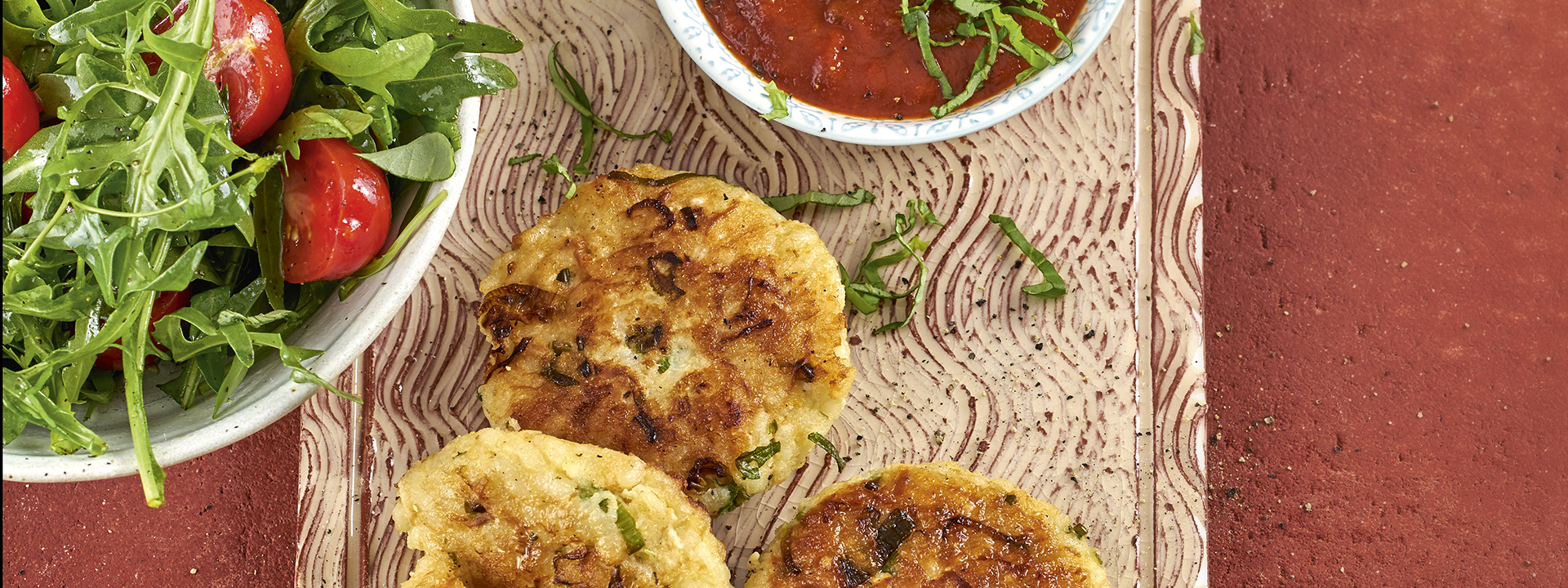 4 19 Reiskuechlein Mit Tomaten Kraeuter Sosse 1920x760px