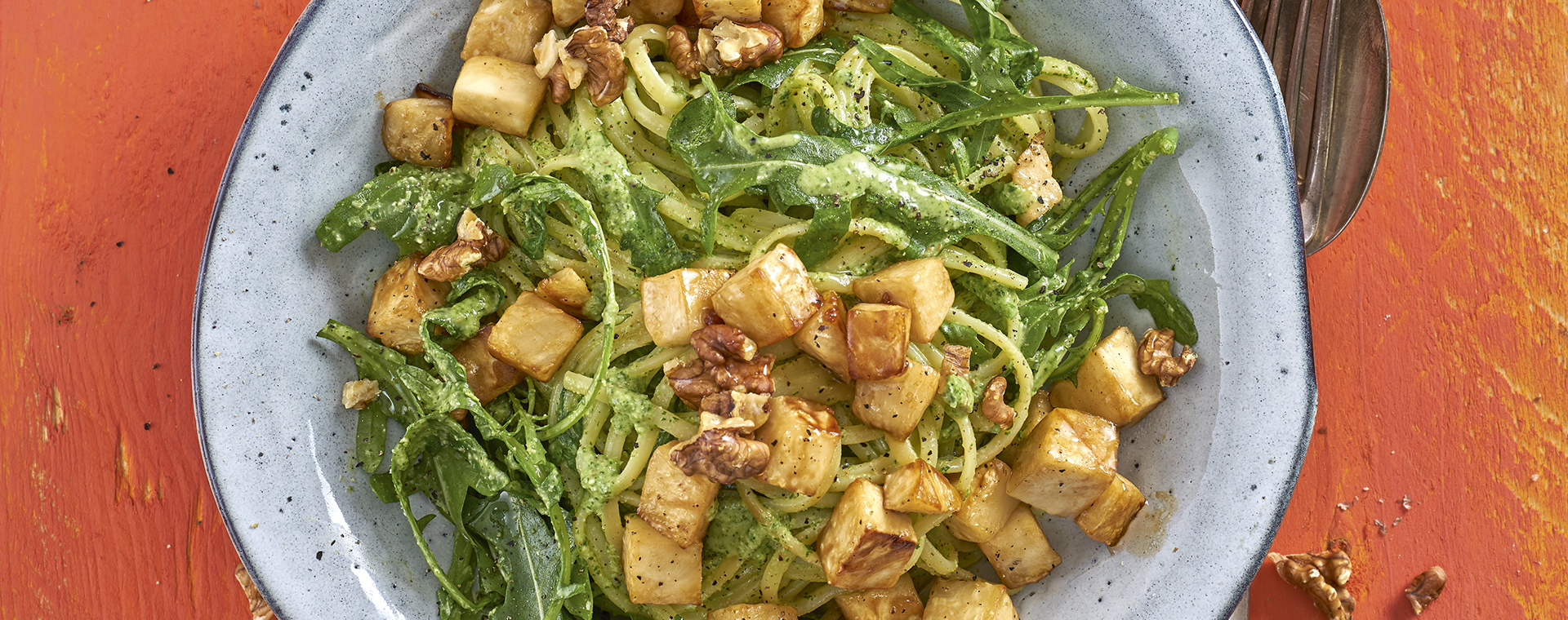 5 19 Linguine Mit Rucola Walnuss Pesto 1920x760px