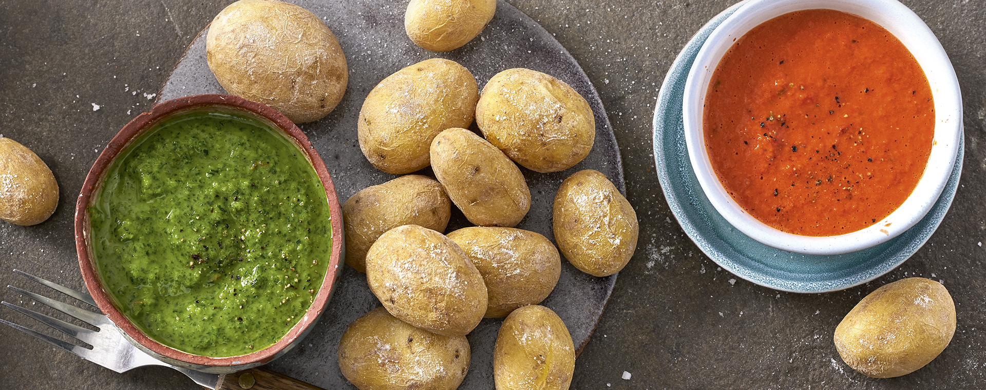 5 19 Runzelkartoffeln Mit Gruener Und Roter Mojo 1920x760px