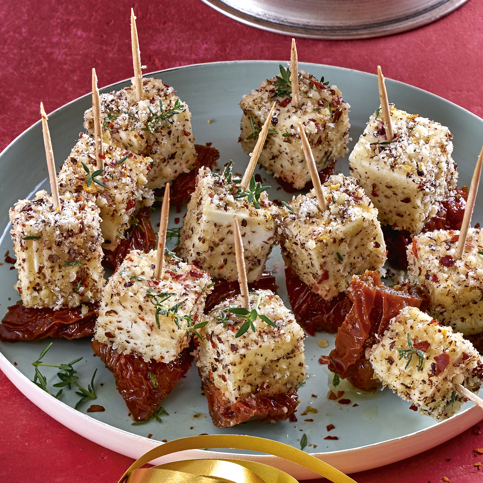 6 19 Fetaspiesse In Honig Chili Nuss Kruste 1600x1600px