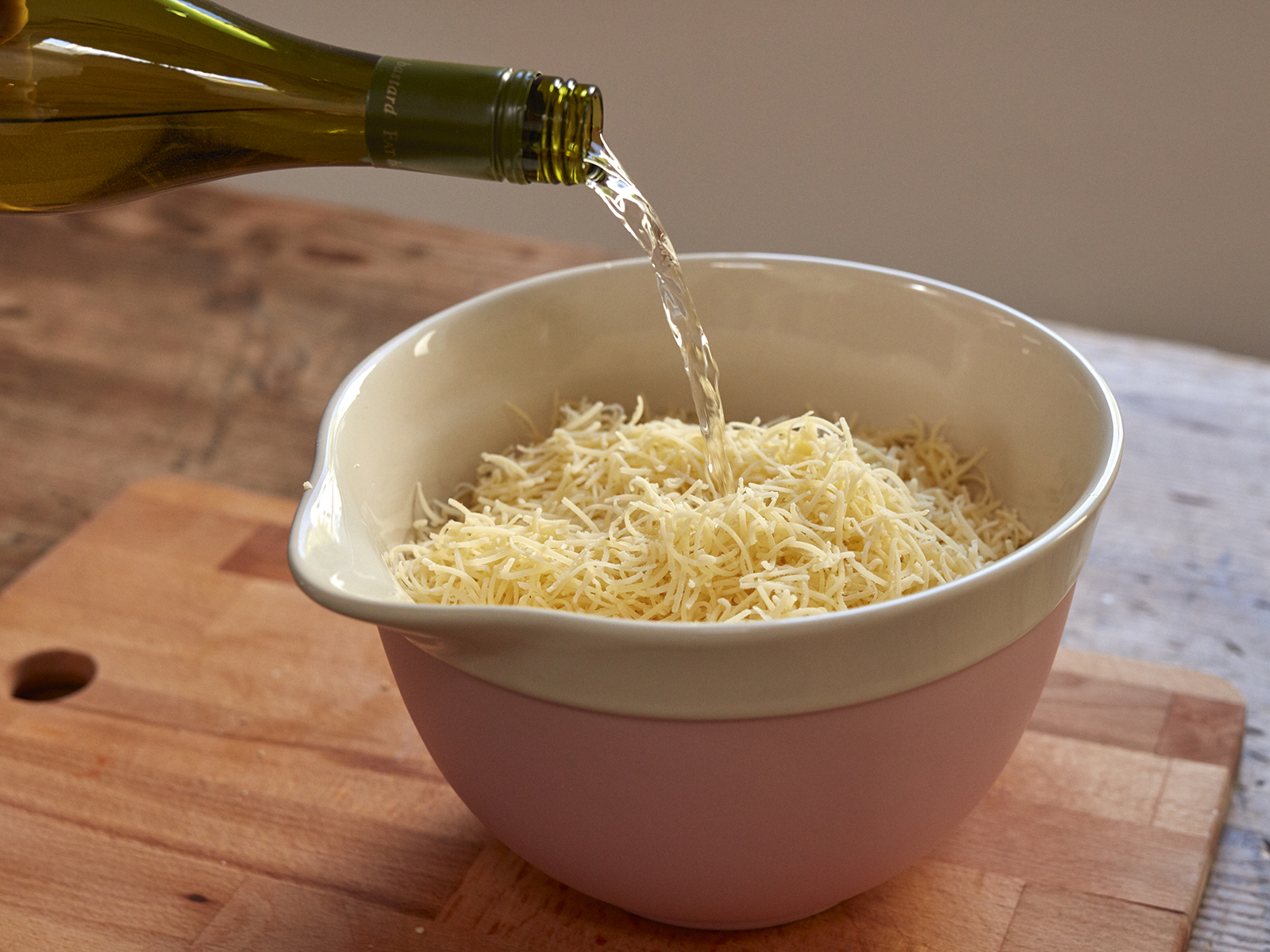 6 19 Kaesefondue 1600x1200px Step 2