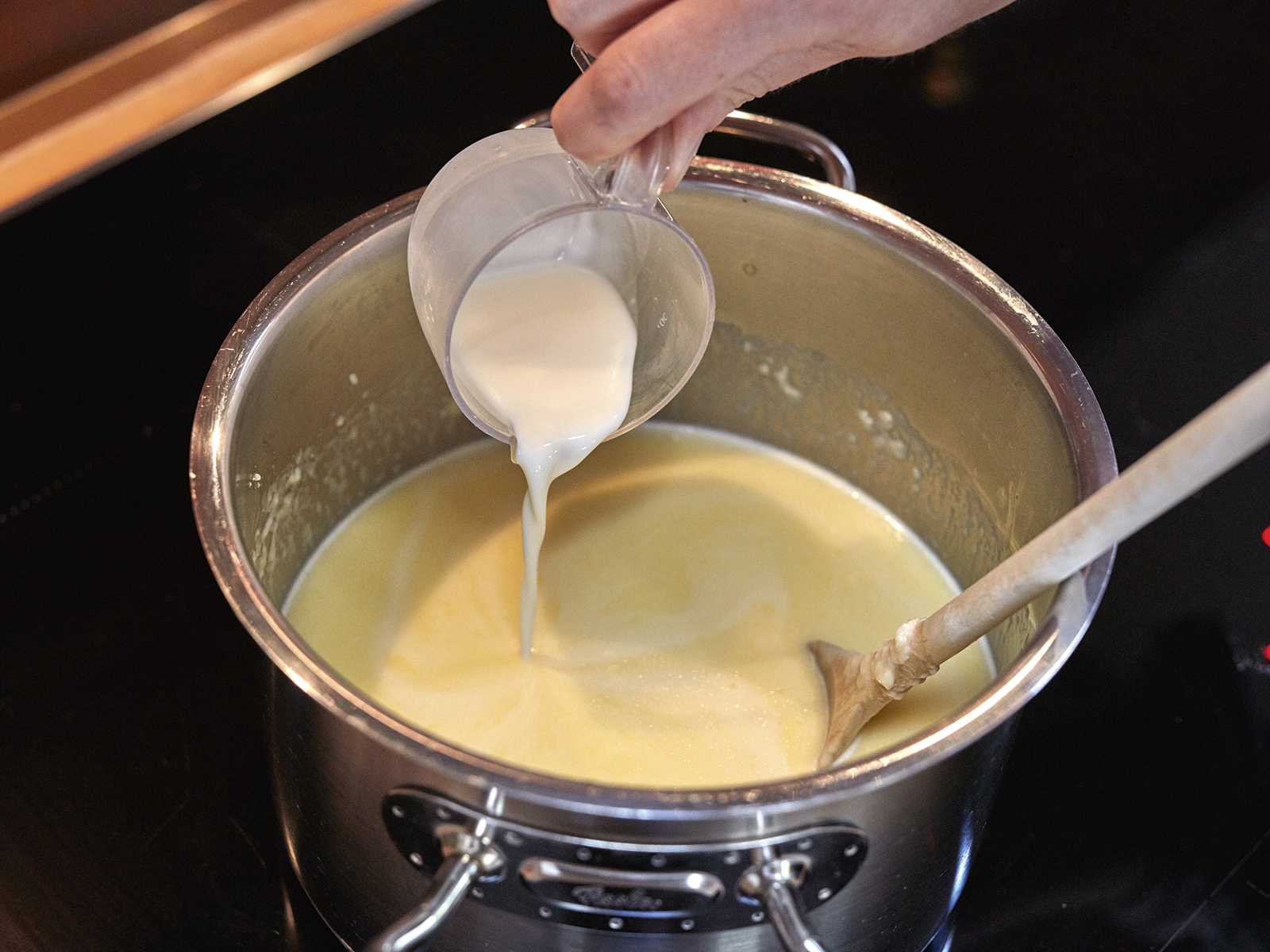 6 19 Kaesefondue 1600x1200px Step 6