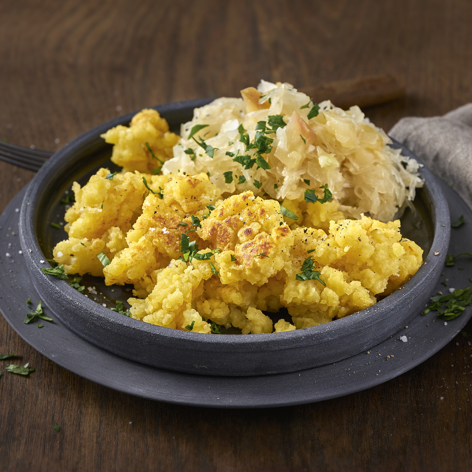 1 20 Broeselschmarrn Mit Apfel Sauerkraut 1600x1600px