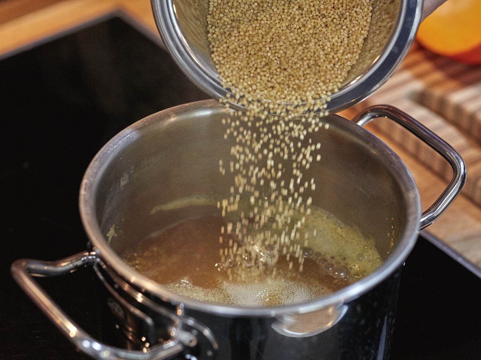 1 20 Curry Kuerbis Suppe Mit Hirsekloesschen Step 1 1600x1200px