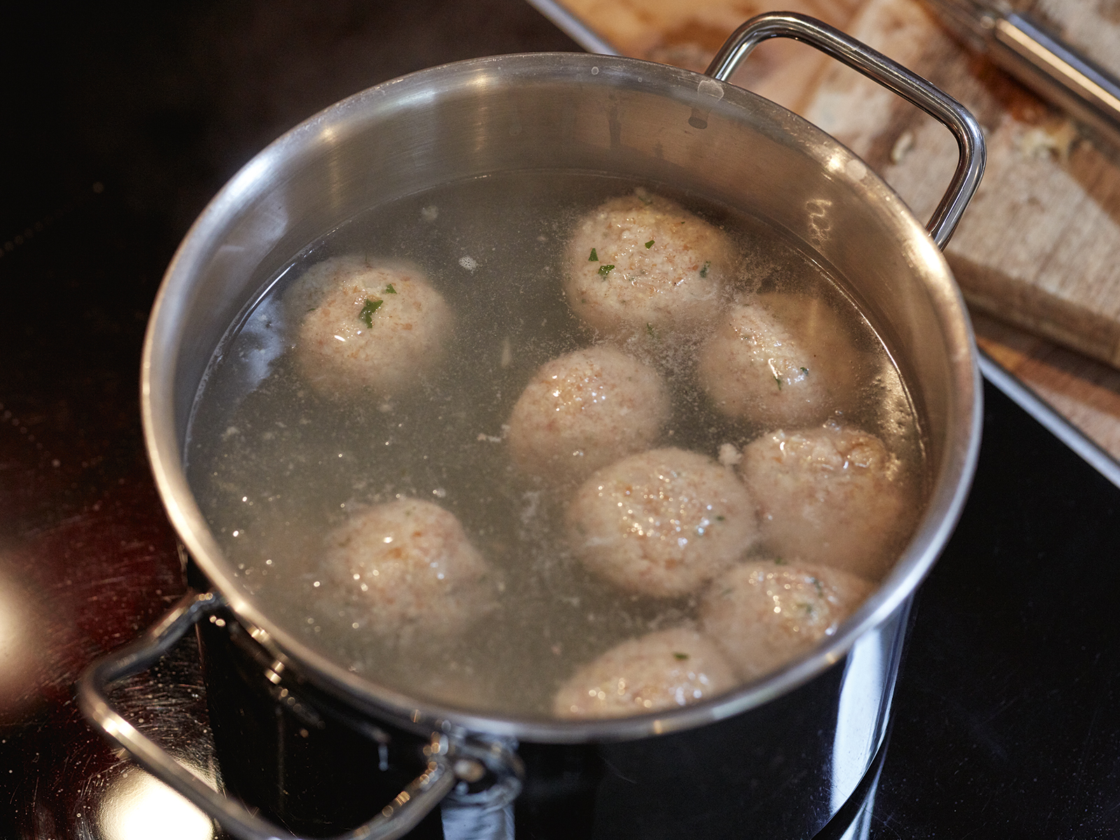 1 20 Curry Kuerbis Suppe Mit Hirsekloesschen Step 4 1600x1200px