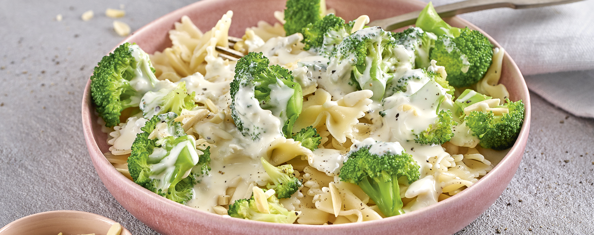 1 20 Farfalle Mit Gorgonzolasosse Und Brokkoli 1920x760px