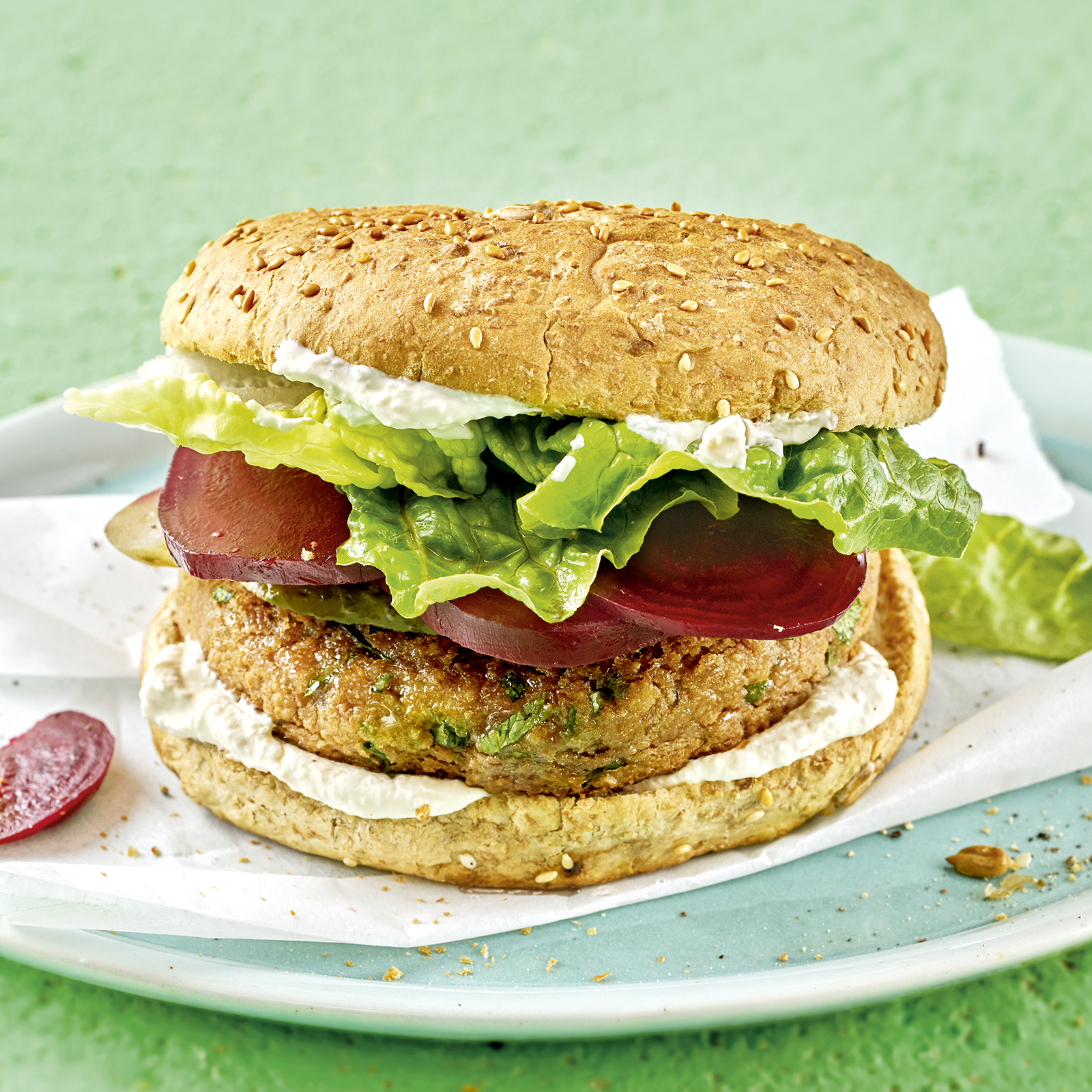 1 20 Linsen Walnuss Burger Mit Roter Bete 1600x1600px