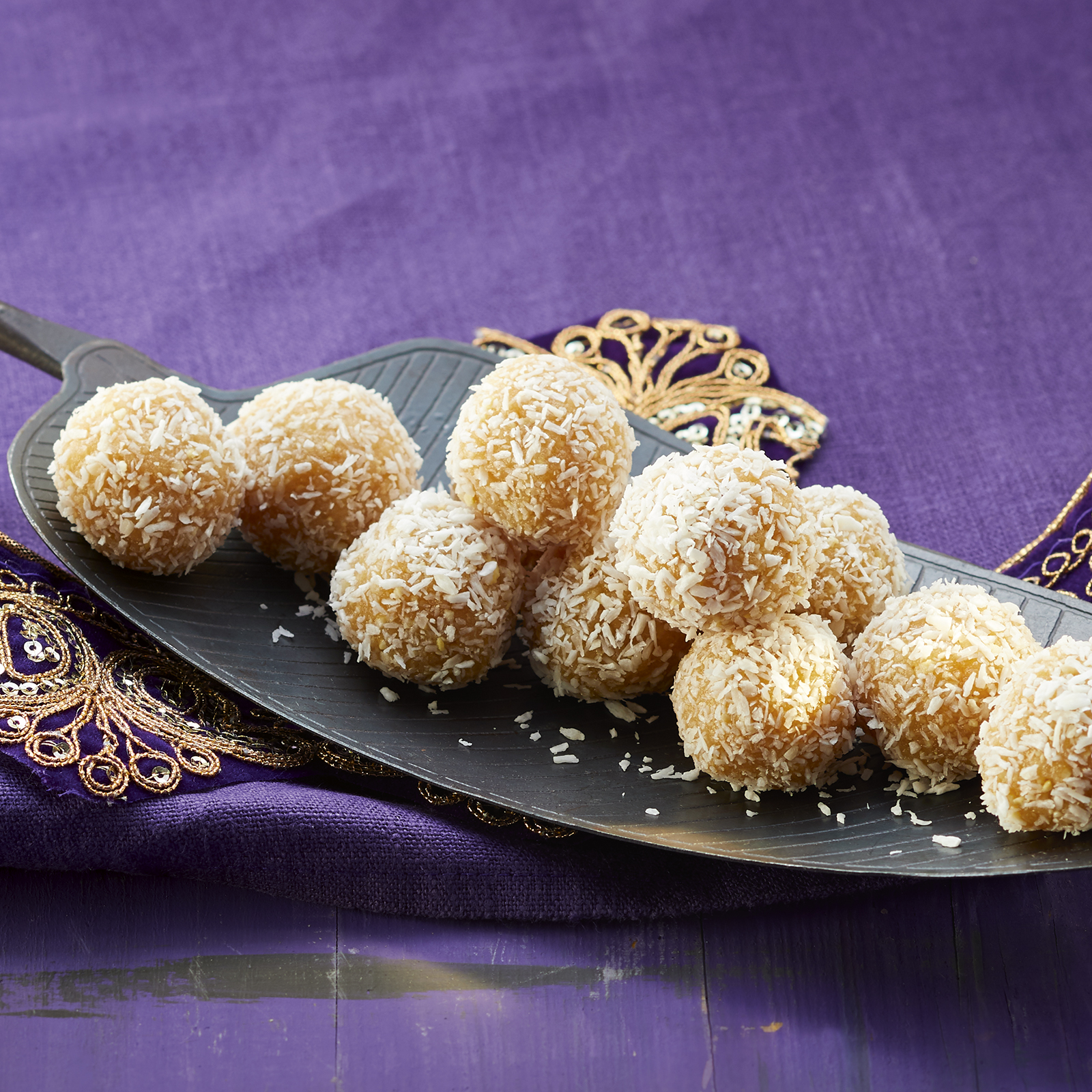 2 20 Indische Kokosbaellchen 1600x1600px