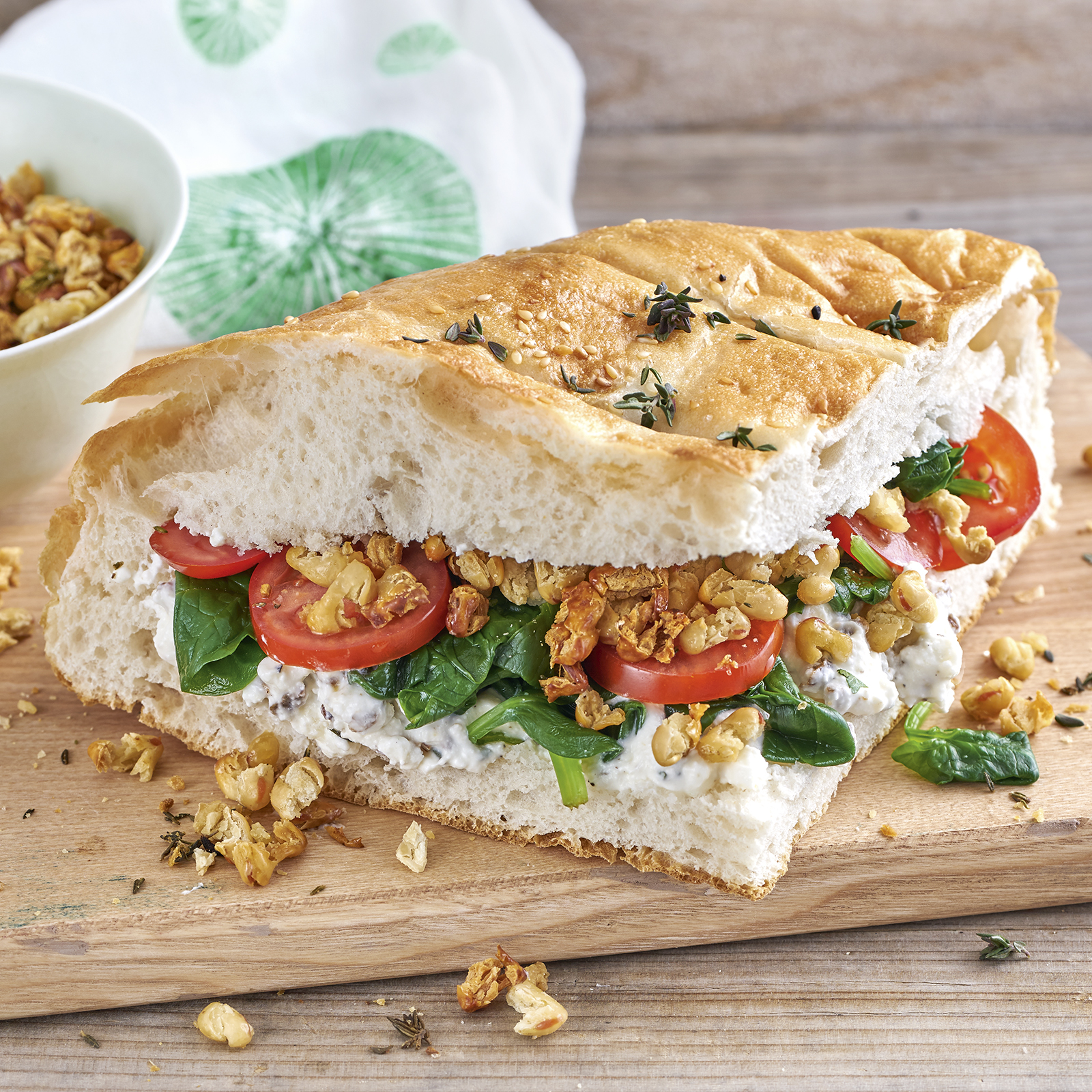 3 20 Gefuelltes Fladenbrot Mit Rosinen Feta Creme 1600x1600px