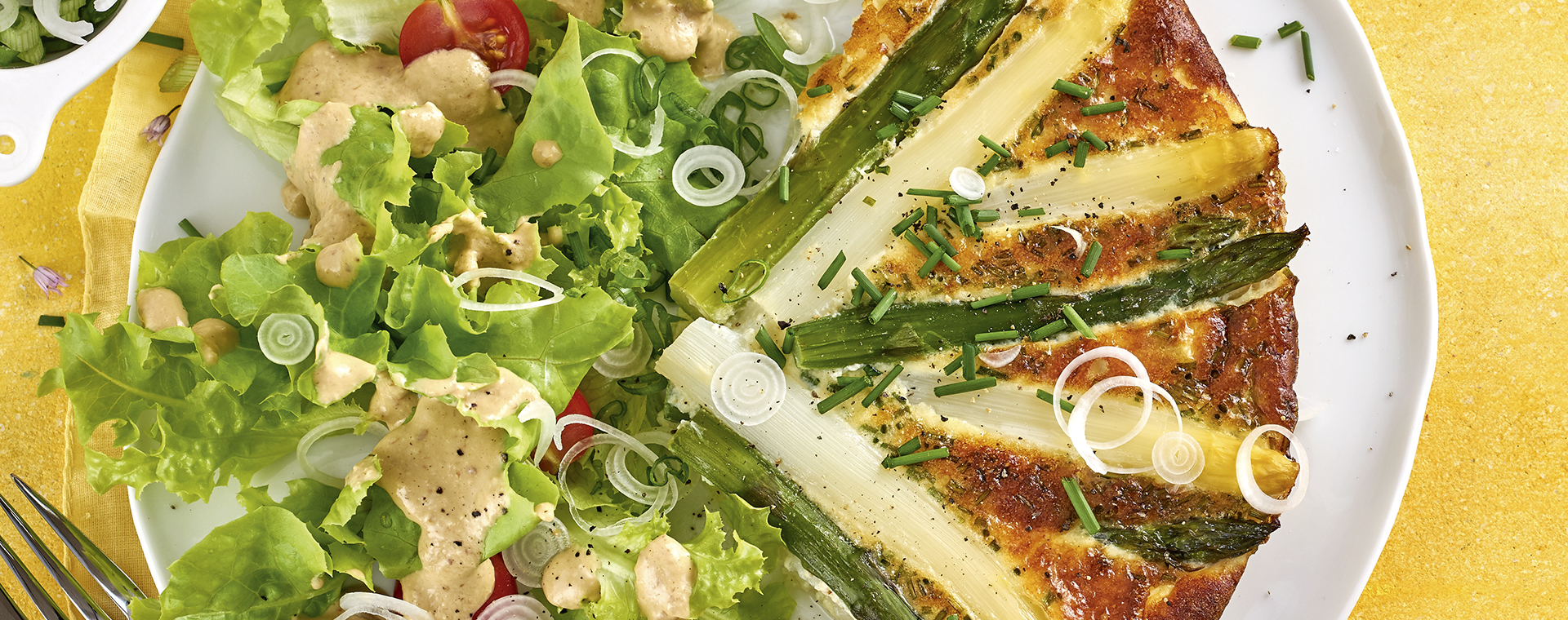 3 20 Gruen Weisse%20Spargel Frittata 1920x760px