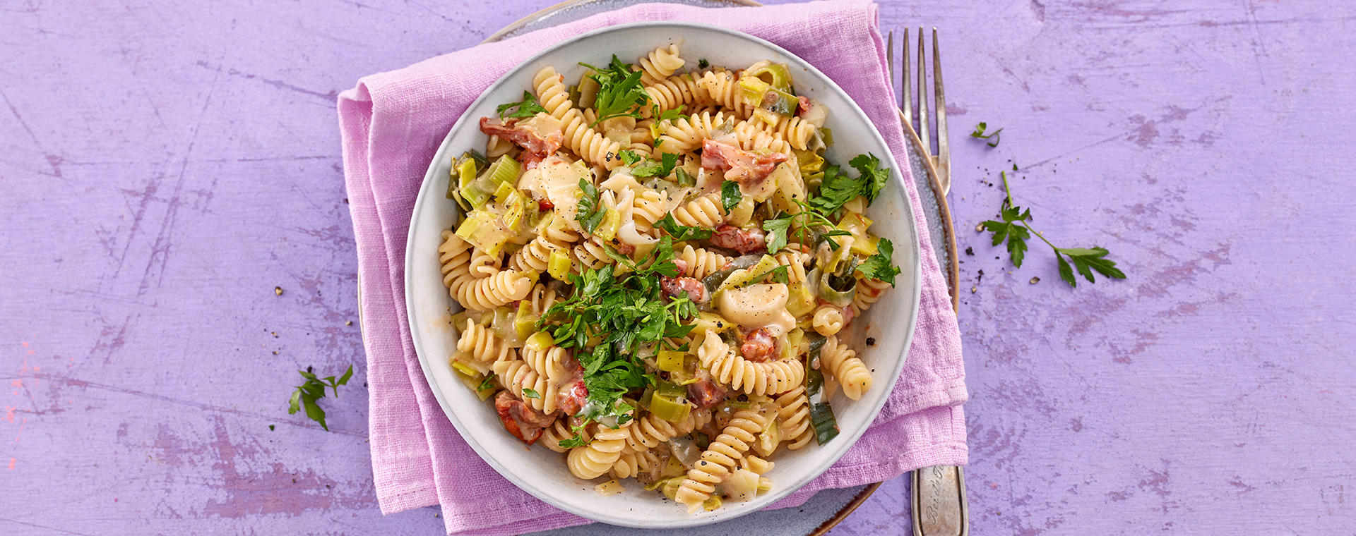 3 20 Vegane One Pot Nudeln Mit Lauch 1920x760px