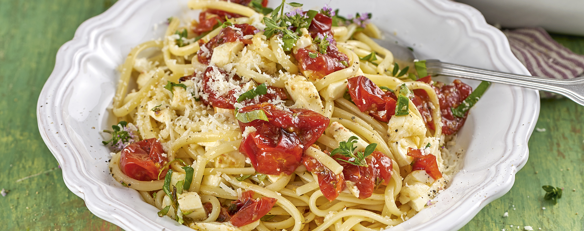 4 20 Bavette Mit Ofentomaten Mozzarella Sosse 1920x760px