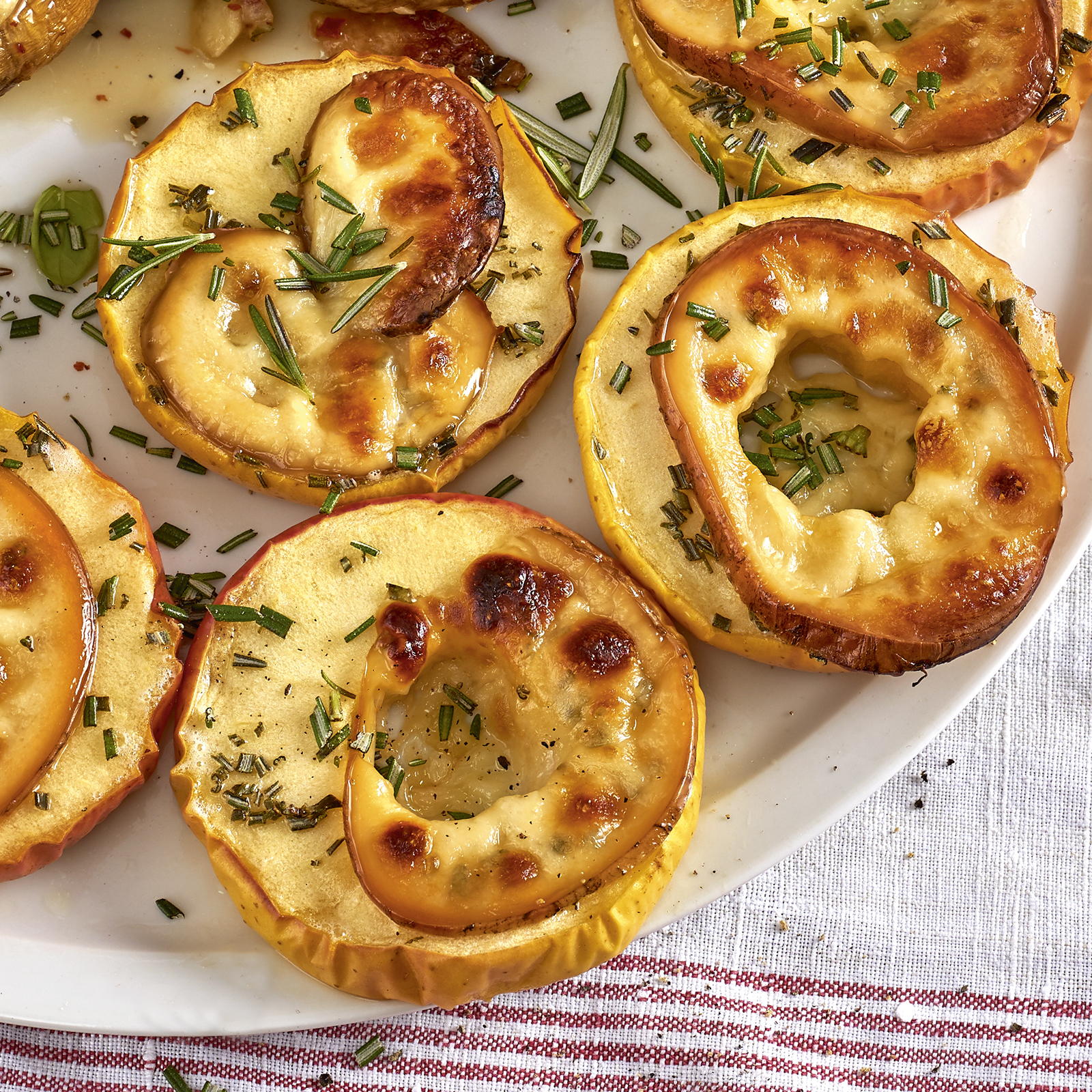 4 20 Gegrillte Rosmarin Apfelringe 1600x1600px